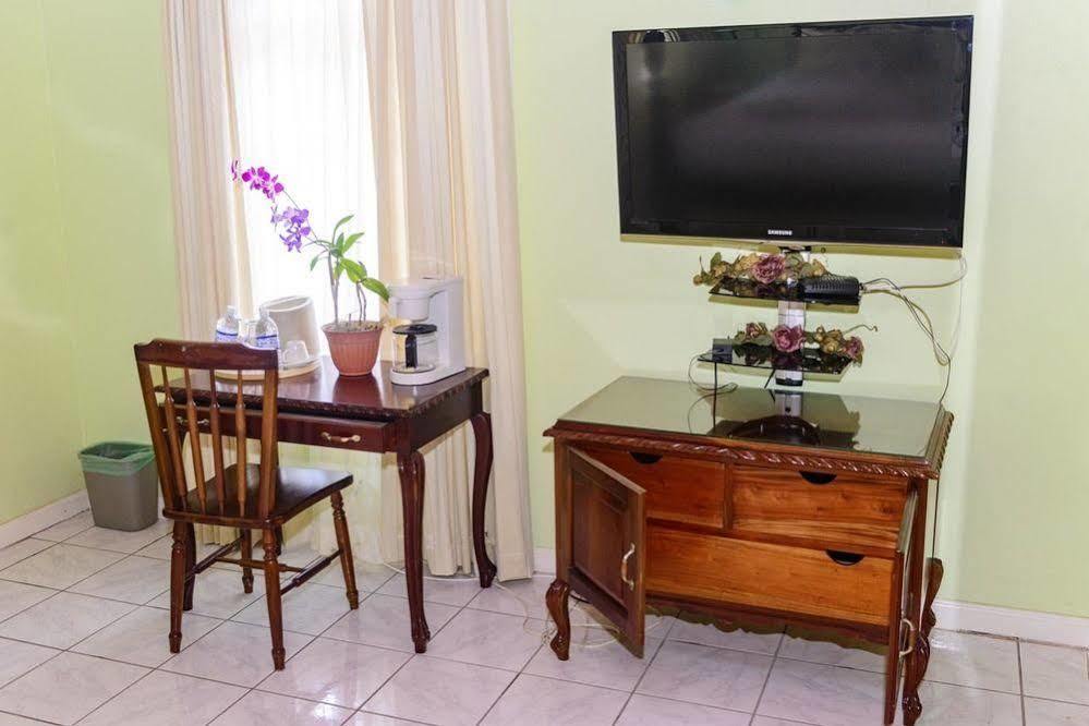 Villa Sonate Runaway Bay Exterior foto
